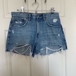 Abercrombie & Fitch mid rise denim shorts size 6